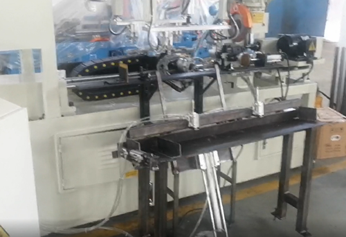 MC～275CNC  Tube chamfering machine with automatic loading and unloading rack